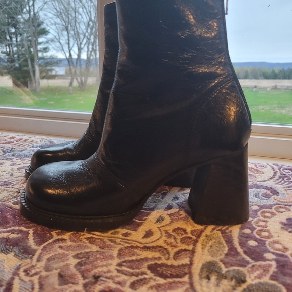 2for$80 - BNWOT Chunky Heel Black Leather Boots - Picture 2 of 7